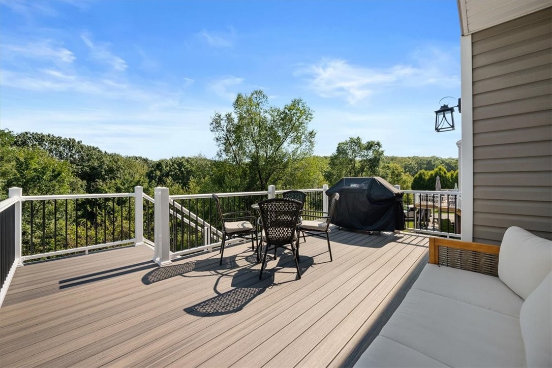 Moon/Crescent Twp, Pennsylvania 15108, United States, 4 Bedrooms Bedrooms, ,3 BathroomsBathrooms,Residential,Contingent,93651