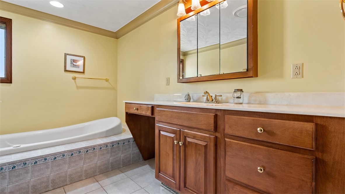 City Of But SE, Pennsylvania 16002, United States, 3 Bedrooms Bedrooms, ,3 BathroomsBathrooms,Residential,Active,157923