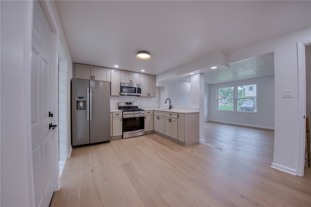 442 Enright Ct