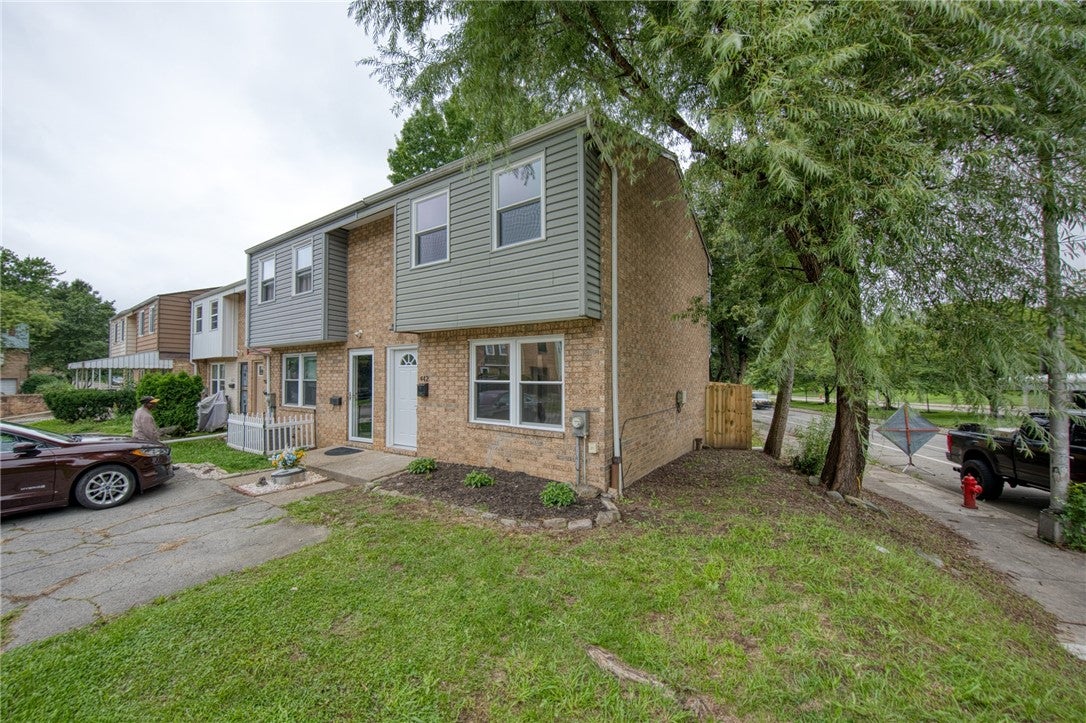442 Enright Ct