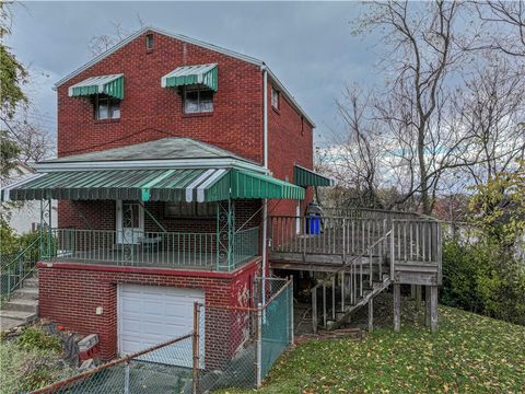 Photo of 939 Delevan St, Pittsburgh, PA 15217 (MLS # 1732284)