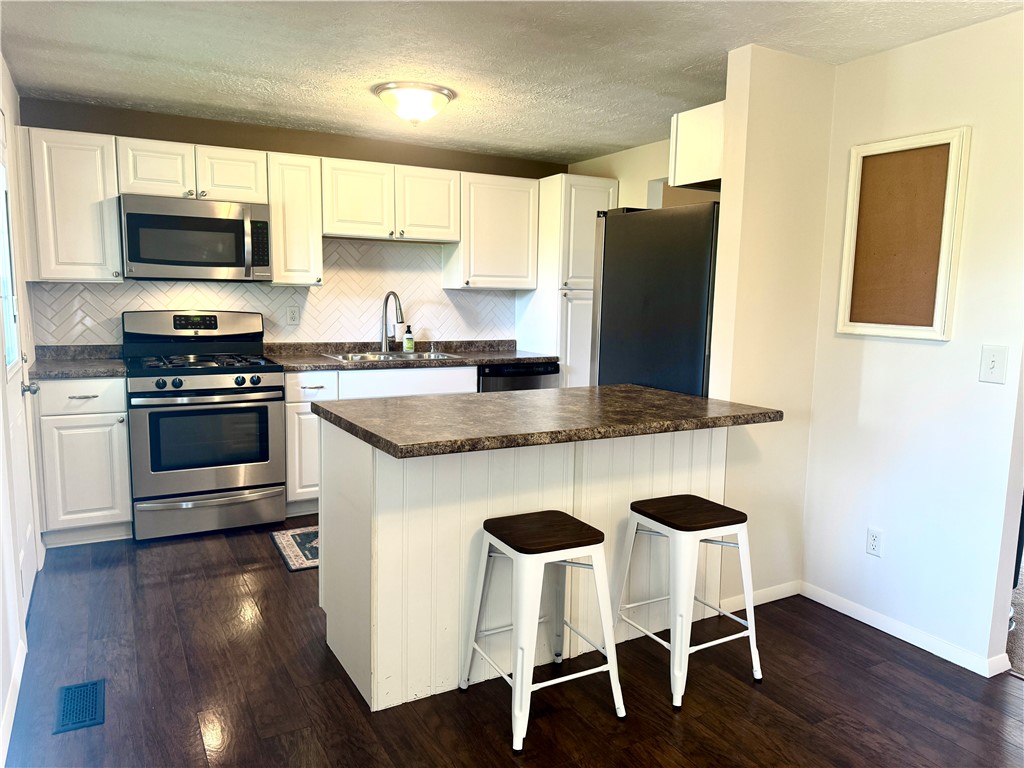 Center Twp, Pennsylvania 16001, United States, 3 Bedrooms Bedrooms, ,1 BathroomBathrooms,Residential,Active,173138