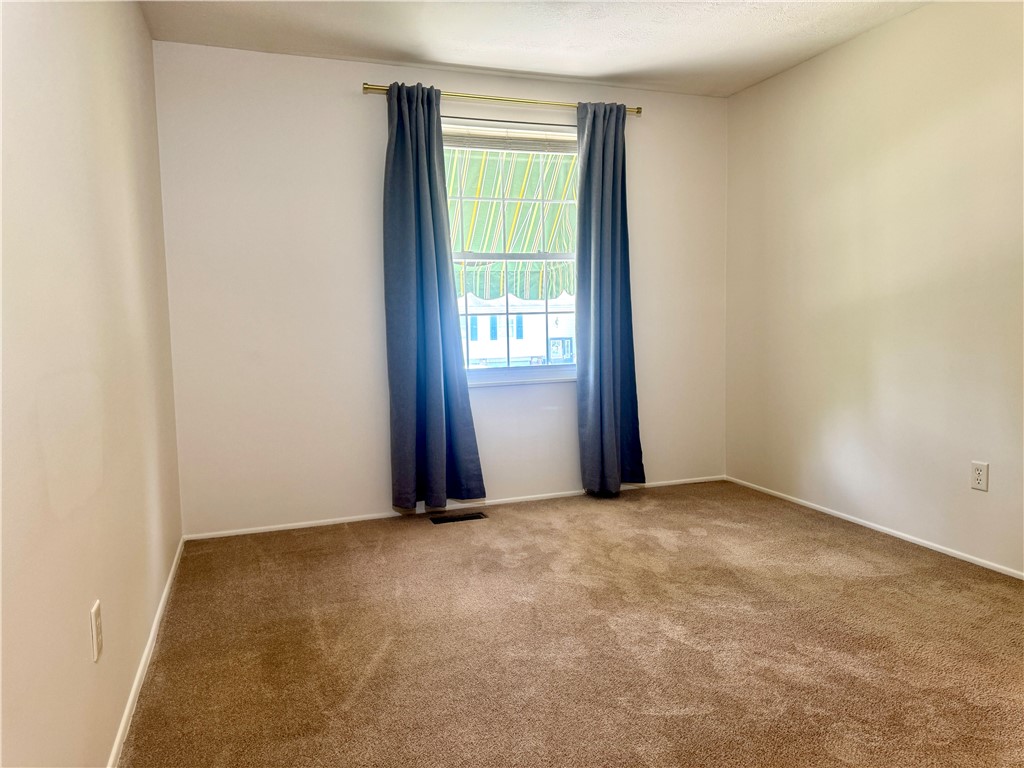 Center Twp, Pennsylvania 16001, United States, 3 Bedrooms Bedrooms, ,1 BathroomBathrooms,Residential,Active,173138