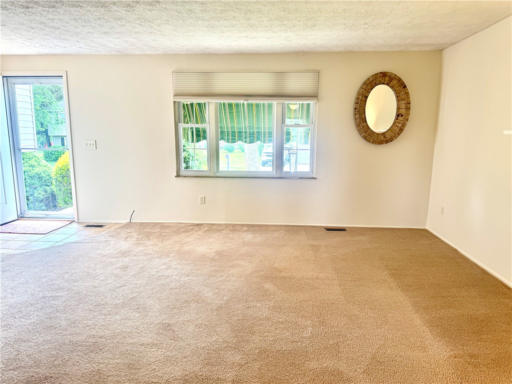 Center Twp, Pennsylvania 16001, United States, 3 Bedrooms Bedrooms, ,1 BathroomBathrooms,Residential,Active,173138