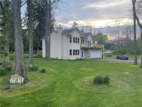 Photo of 6130 Brush Run Rd, Bethel Park, PA 15102 (MLS # 1750354)