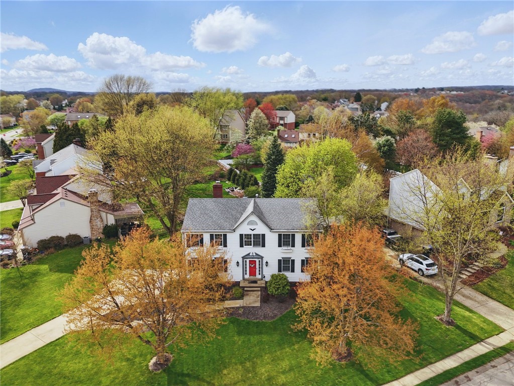 211 Meadowbrook Dr