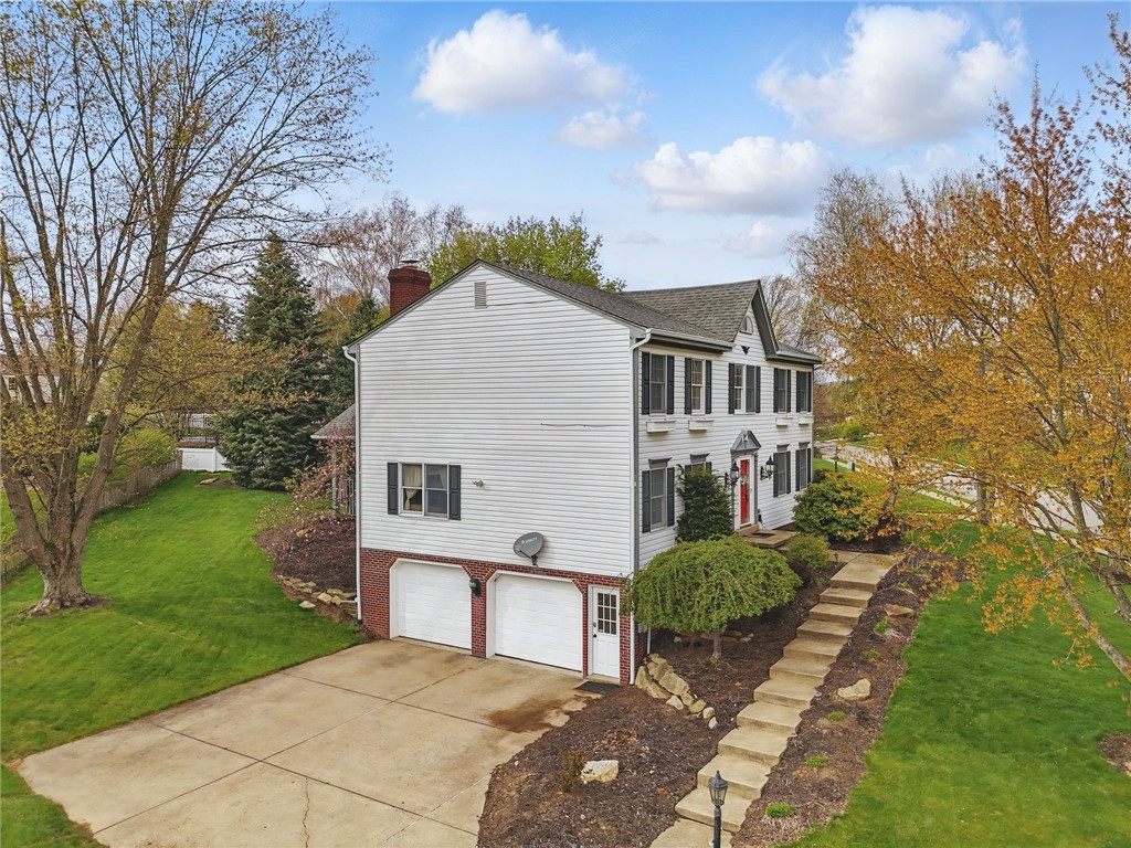 211 Meadowbrook Dr
