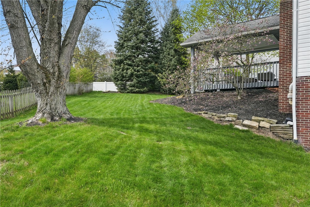 211 Meadowbrook Dr
