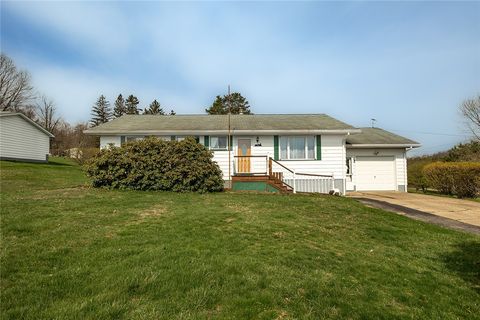 Photo of 287 Chestnut St, Saint Petersburg, PA 16054 (MLS # 1747145)