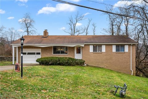 Photo of 95 Crestvue Rd, Washington, PA 15301 (MLS # 1731502)