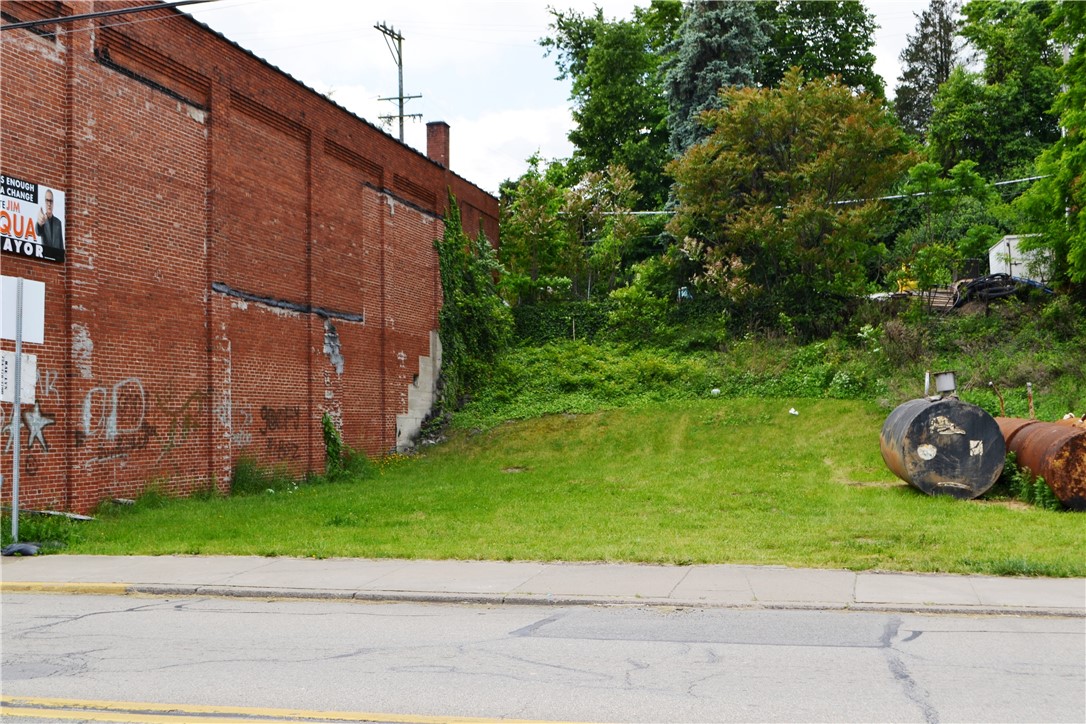 N State St, Clairton, Pennsylvania image 1