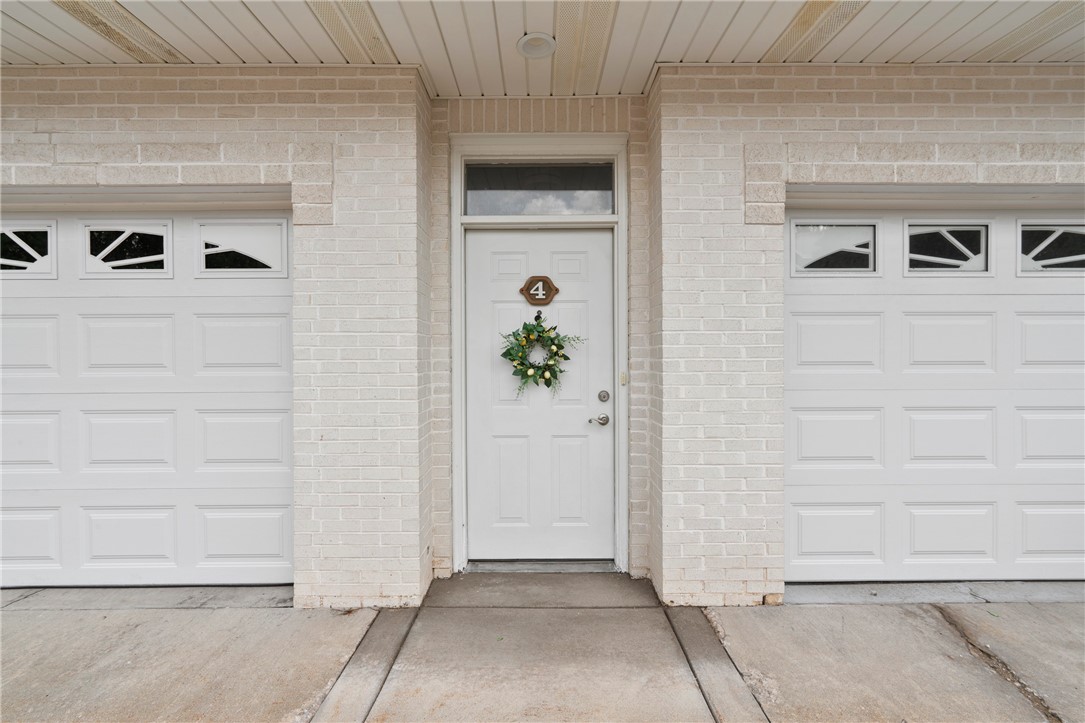 201 Adams Pointe Blvd 4