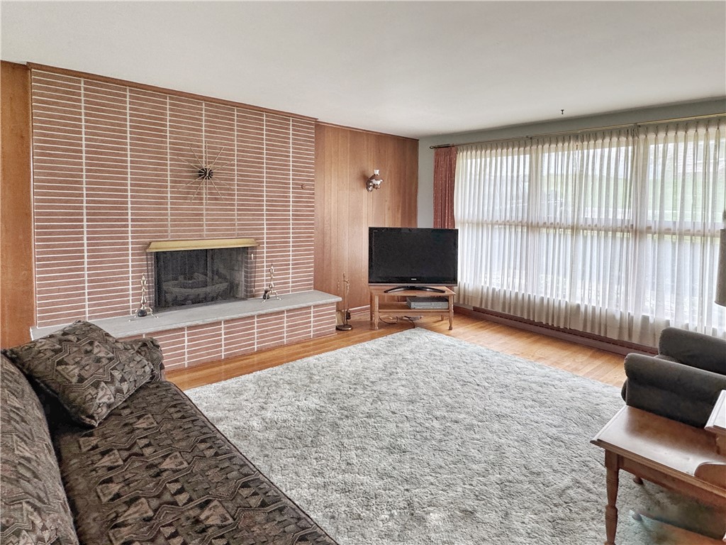1215 Center Rd