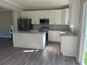 713 Ravenshire Court