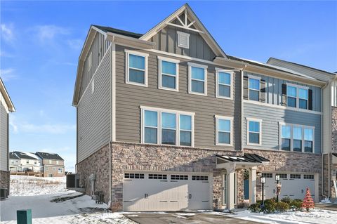 Photo of 5001 Lampl Ln, Jeannette, PA 15644 (MLS # 1735991)