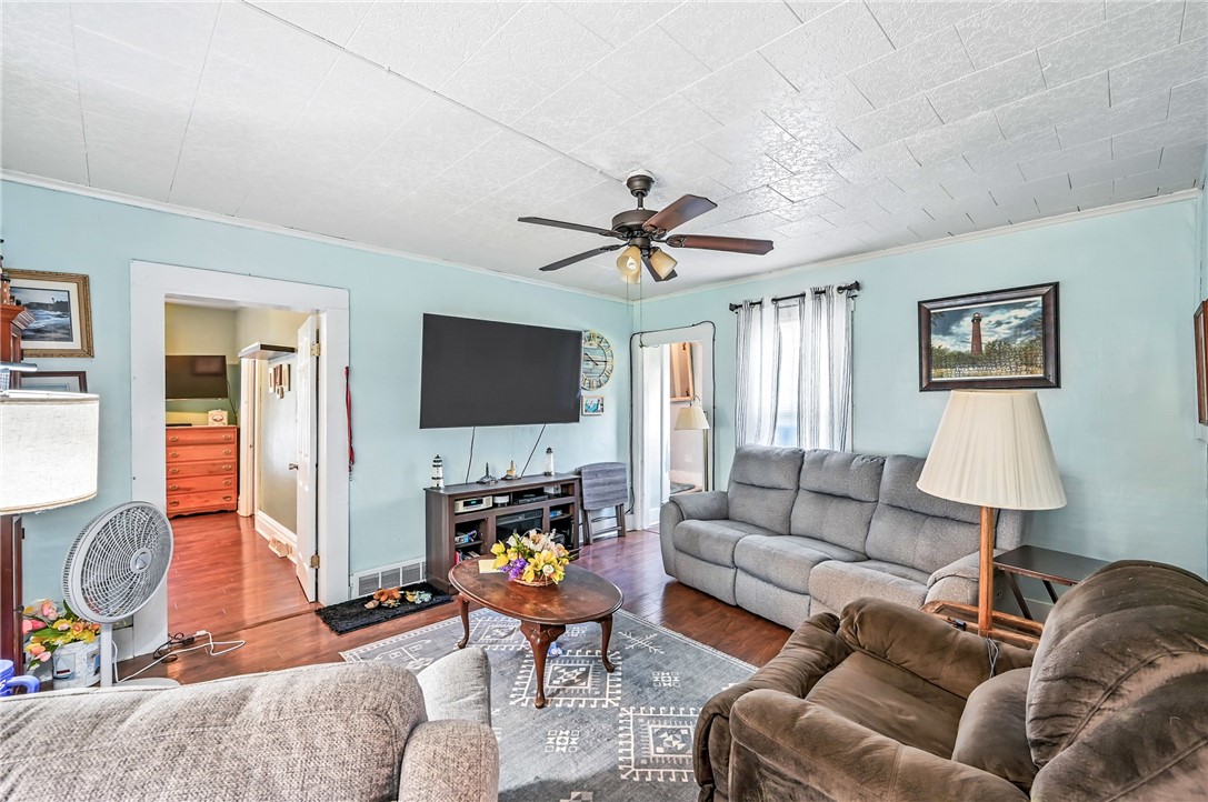 Greenville Boro, Pennsylvania 16125, United States, 4 Bedrooms Bedrooms, ,2 BathroomsBathrooms,Residential,Active,161721