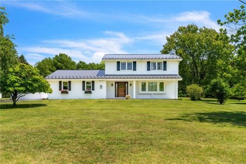 Photo of 626 Solomon Temple Rd, Latrobe, PA 15650 (MLS # 1749705)