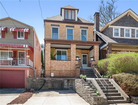 Photo of 956 Greenfield Ave, Pittsburgh, PA 15217 (MLS # 1726201)