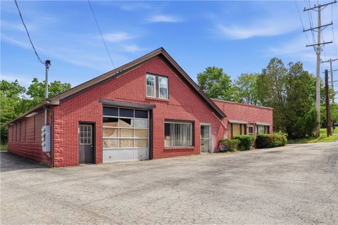 Photo of 3762 Saxonburg Blvd, Pittsburgh, PA 15238 (MLS # 1762564)