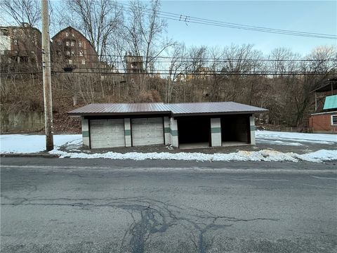 Photo of 1405 Electric Avenue, East Pittsburgh, PA 15112 (MLS # 1734980)