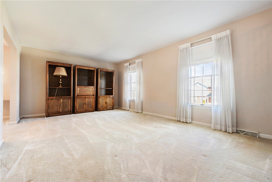 329 Karen Ct Ct, Monroeville, Pennsylvania image 3