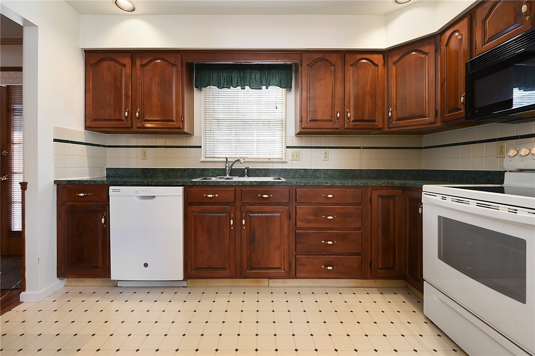 329 Karen Ct Ct, Monroeville, Pennsylvania image 9