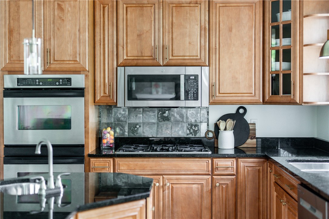 Marshall, Pennsylvania 15090, United States, 4 Bedrooms Bedrooms, ,5 BathroomsBathrooms,Residential,Contingent,203202