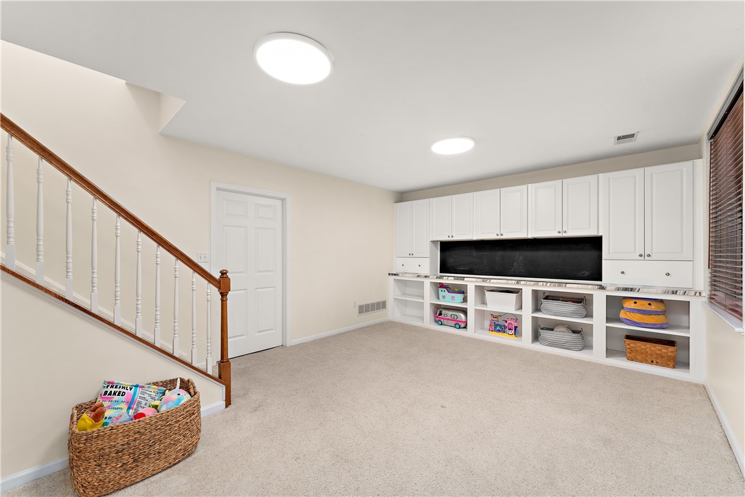 Marshall, Pennsylvania 15090, United States, 4 Bedrooms Bedrooms, ,5 BathroomsBathrooms,Residential,Contingent,203202