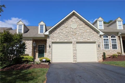 Photo for 1063 Surrey Woods Dr