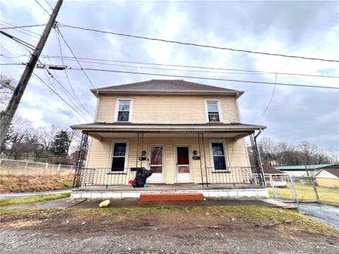 Multifamily For Sale - 101 W Fulton St St<br/> New Castle, PA 16102