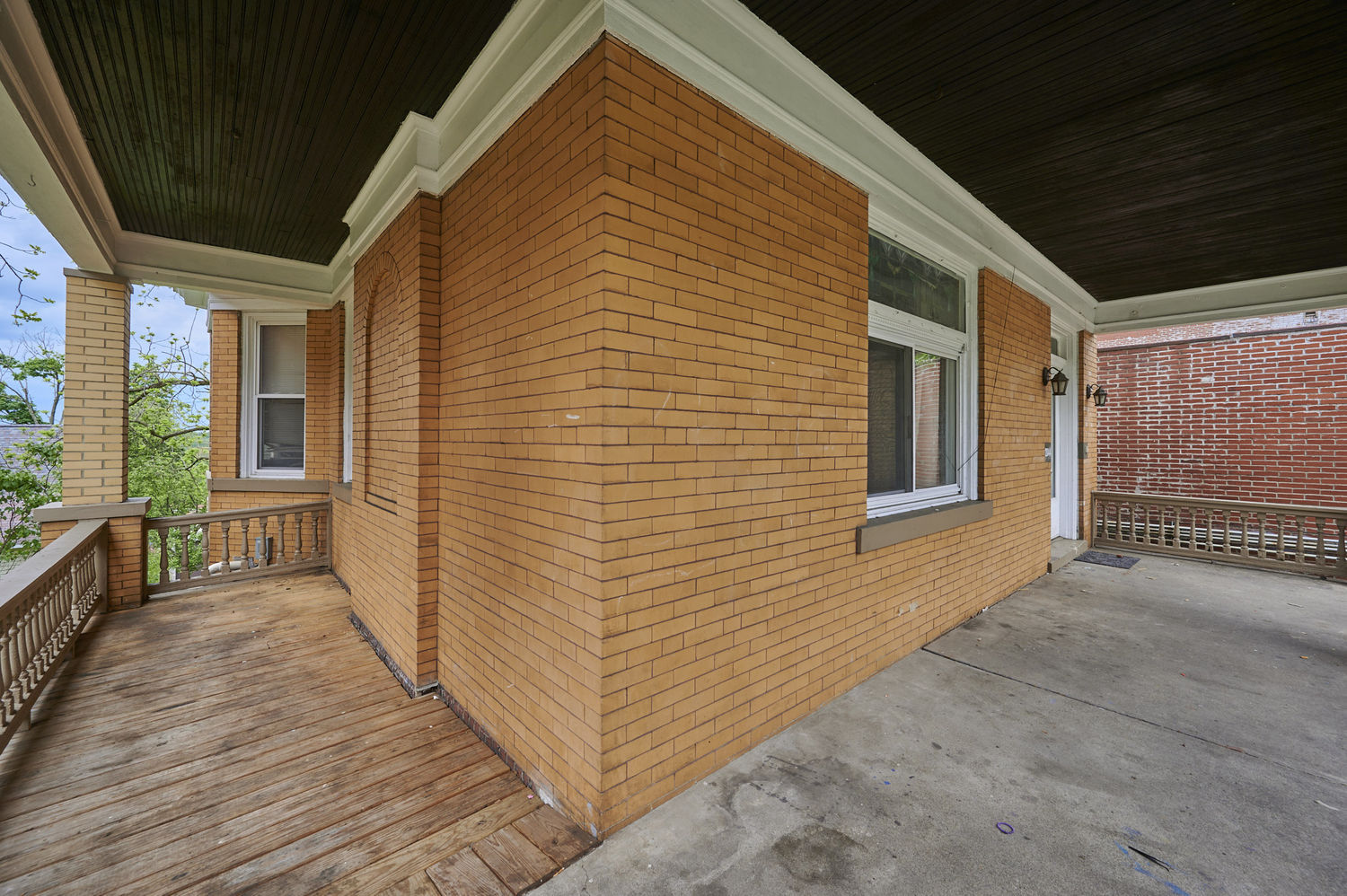 2044 Brownsville Road