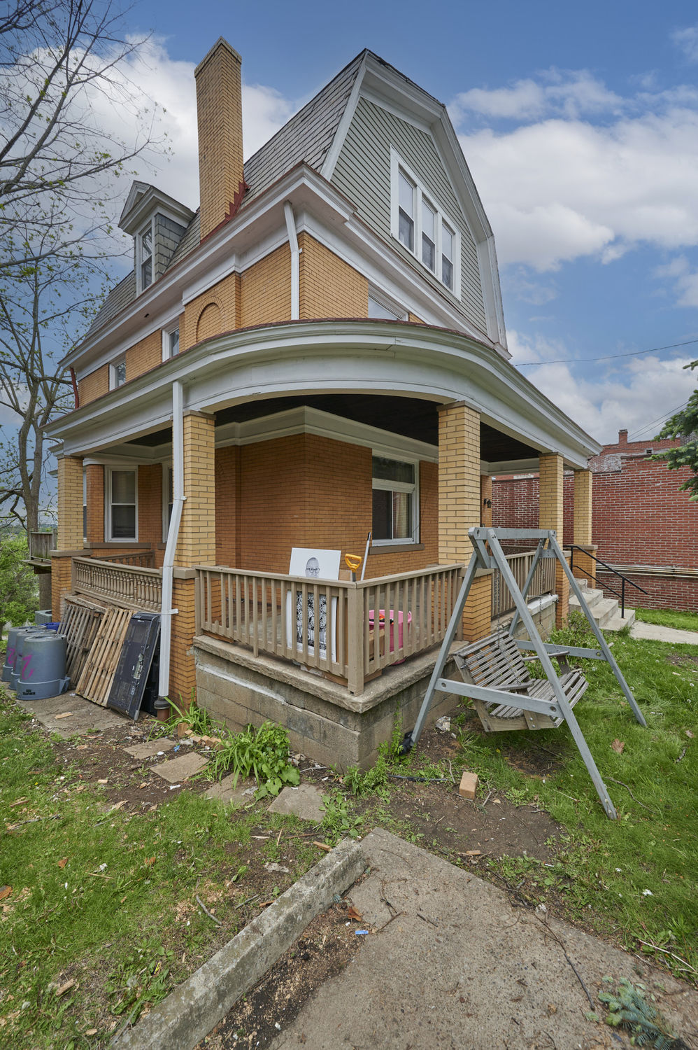 2044 Brownsville Road