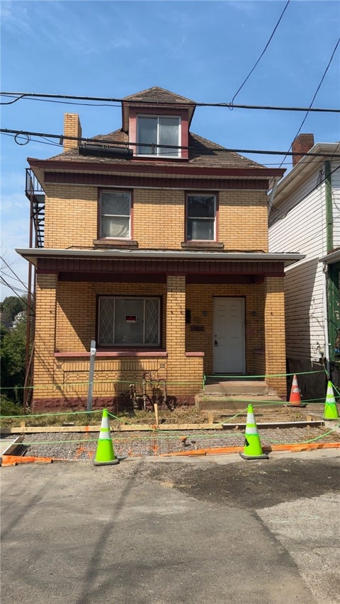 Multifamily For Sale - 77 Industry St St<br/> Allentown, PA 15210