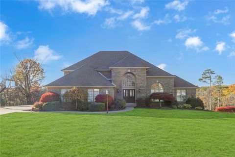 Photo of 132 Post Oak Dr, Beaver Falls, PA 15010 (MLS # 1731700)