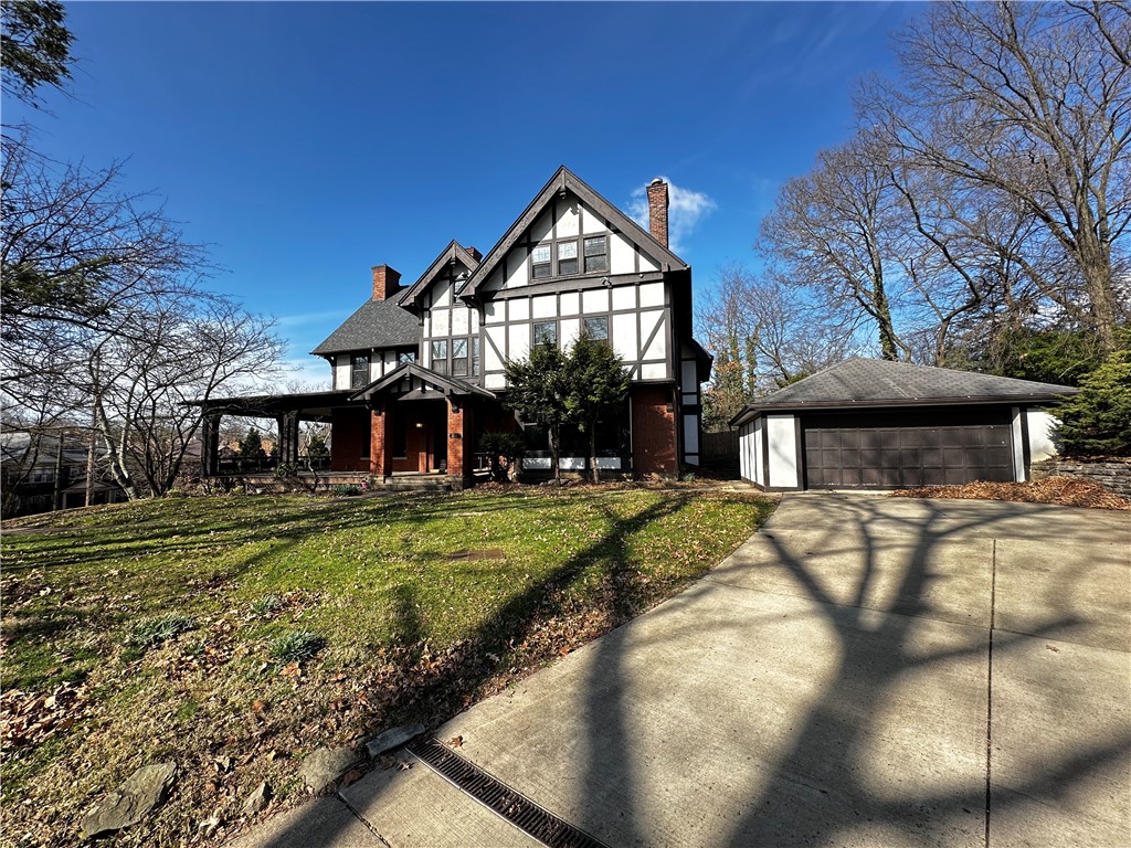 21 W Woodland