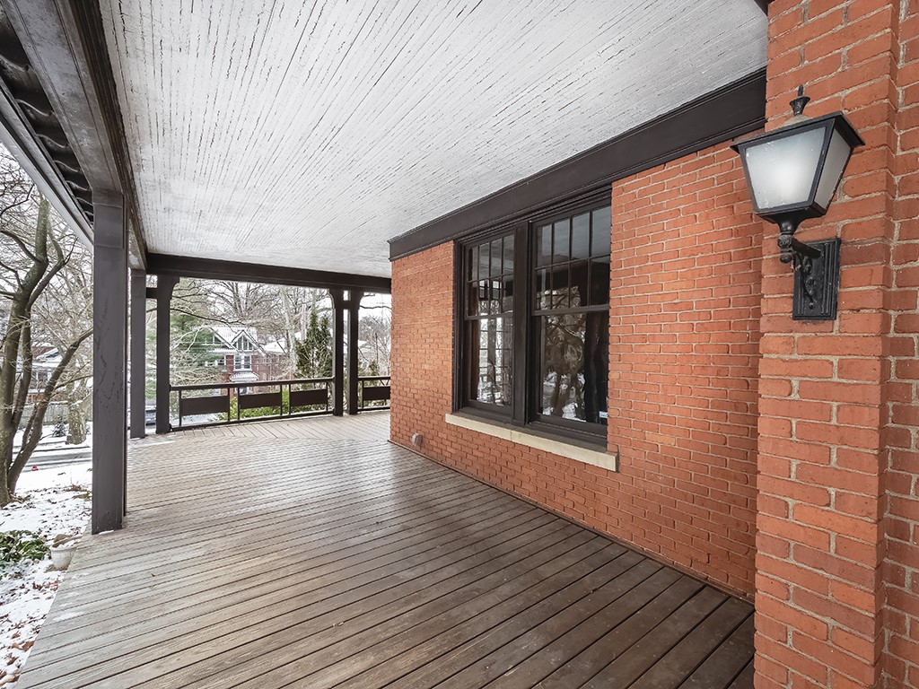 21 W Woodland