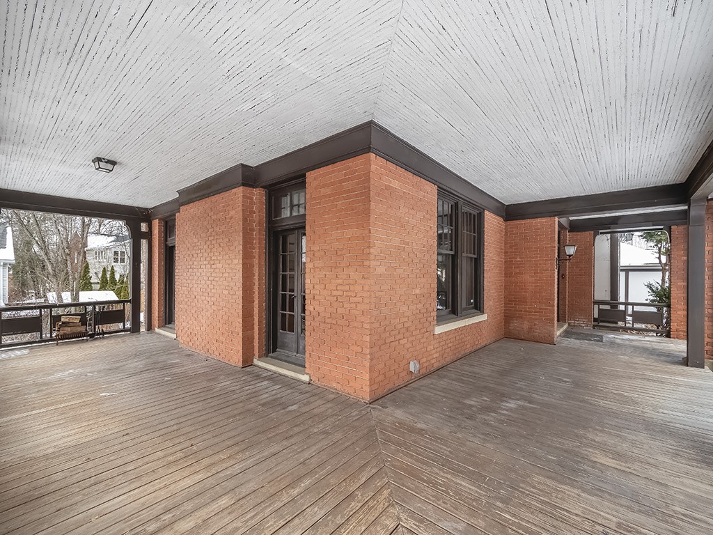 21 W Woodland