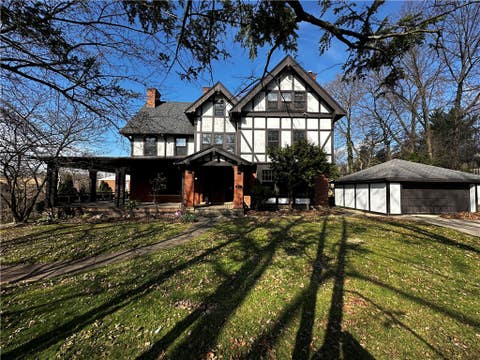 Photo for 21 W Woodland