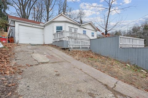 Photo of 108 Lewis Dr, Pittsburgh, PA 15235 (MLS # 1731835)