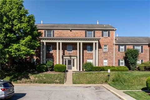 Condo For Sale - 126 Jamestown Ct Ct #C<br/> Scott Twp, PA 15216
