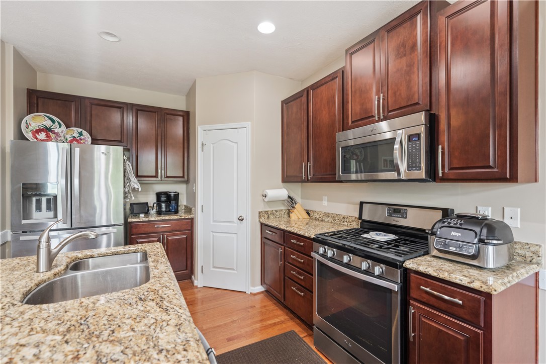 South Strabane, Pennsylvania 15301, United States, 3 Bedrooms Bedrooms, ,4 BathroomsBathrooms,Residential,Active,135086