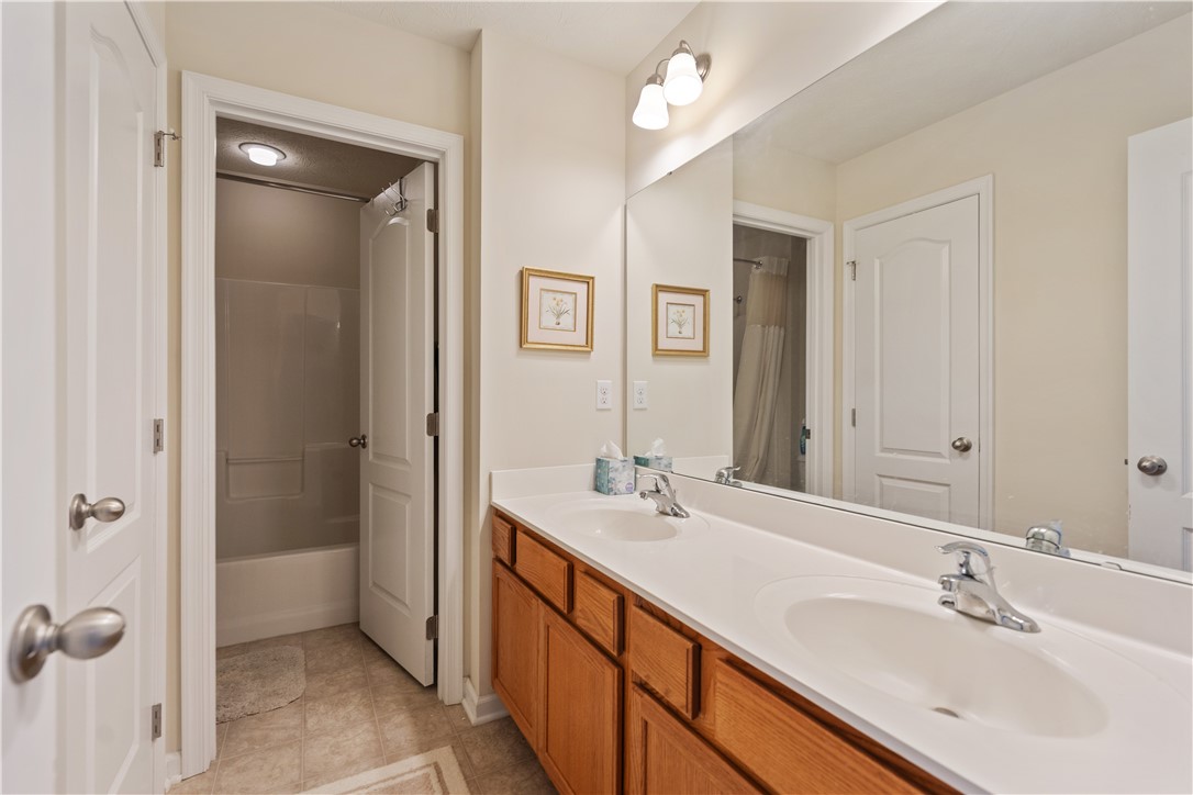 South Strabane, Pennsylvania 15301, United States, 3 Bedrooms Bedrooms, ,4 BathroomsBathrooms,Residential,Active,135086