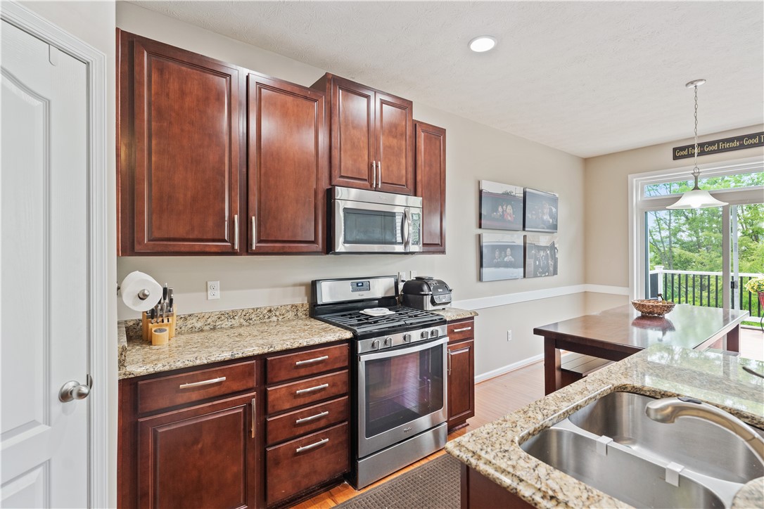 South Strabane, Pennsylvania 15301, United States, 3 Bedrooms Bedrooms, ,4 BathroomsBathrooms,Residential,Active,135086