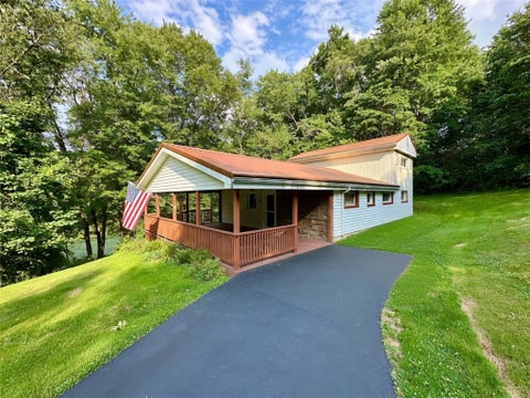 Photo for 724 Rose Point Harlansburg Rd