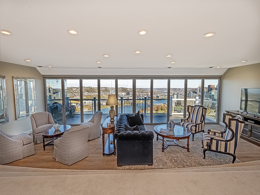 1102 Grandview Ave 9