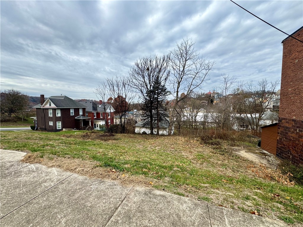 105 N 3rd St