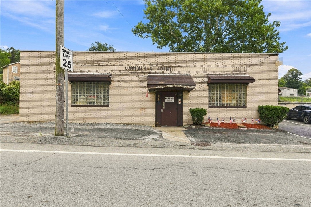 2310 Main St, Penn Hills, PA 15235