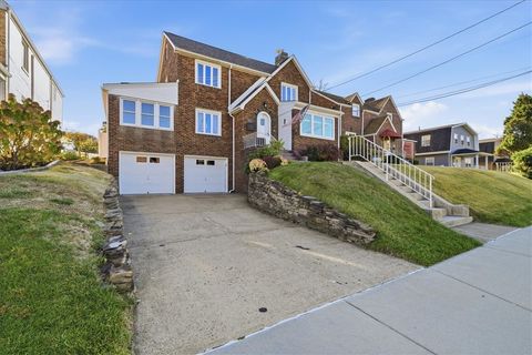 Photo of 4635 Main St, Homestead, PA 15120 (MLS # 1731789)