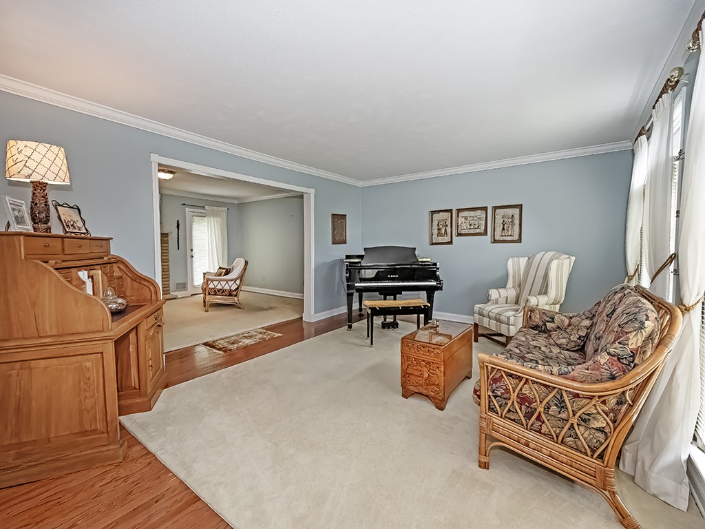 125 Castlebrooke Dr