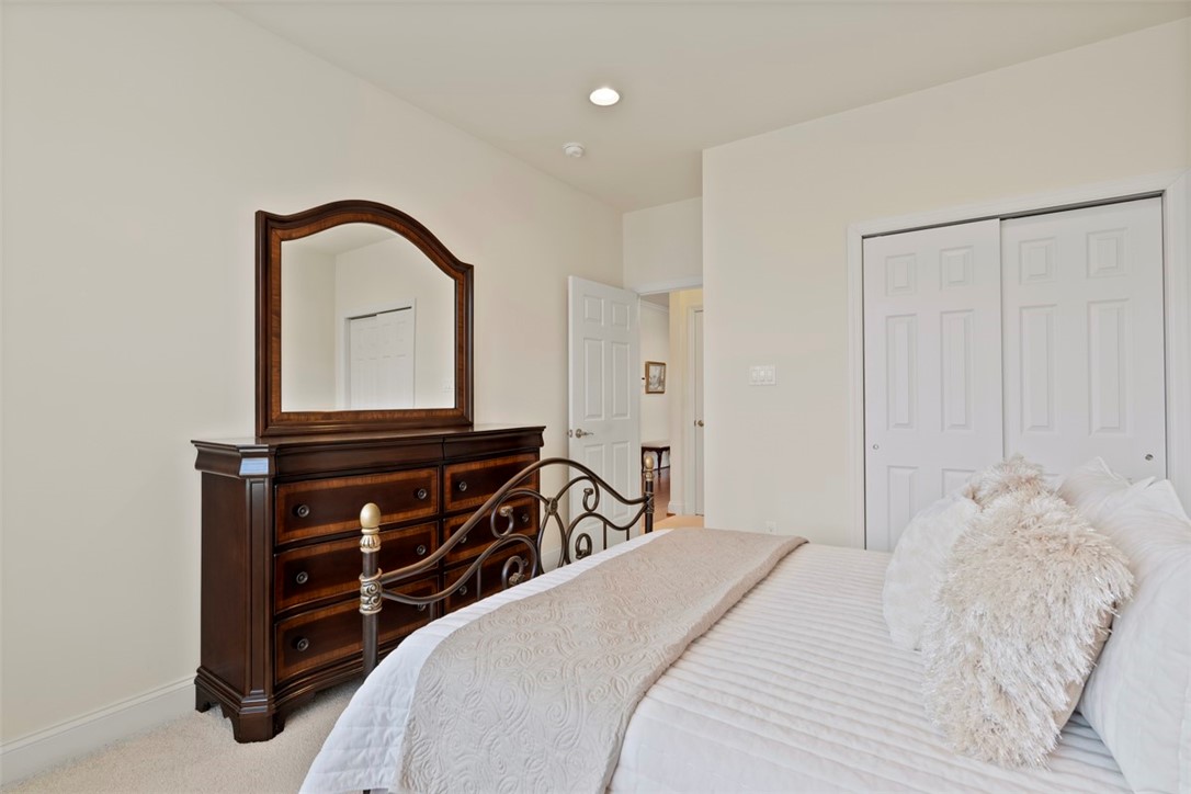 Ohio Twp, Pennsylvania 15143, United States, 2 Bedrooms Bedrooms, ,2 BathroomsBathrooms,Residential,Active,212888